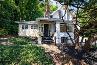View more information about this historic property for sale in Roslyn, New York